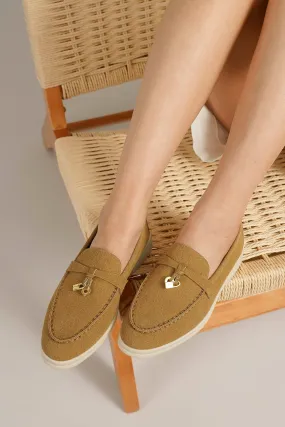 CHARLIE-01 Gold-Accent Loafers