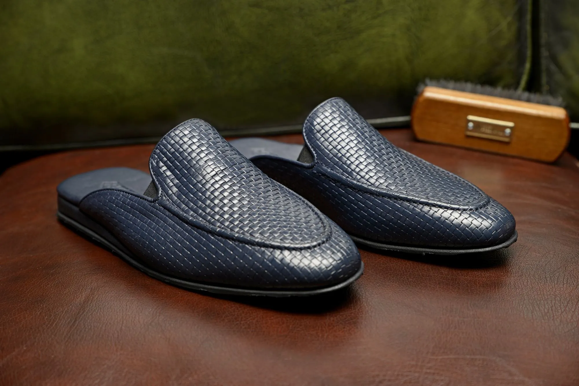 FOOT FEDERATION KNIT PATTERN MOC-TOE MEN'S LEATHER SLIPPER NAVY BLUE
