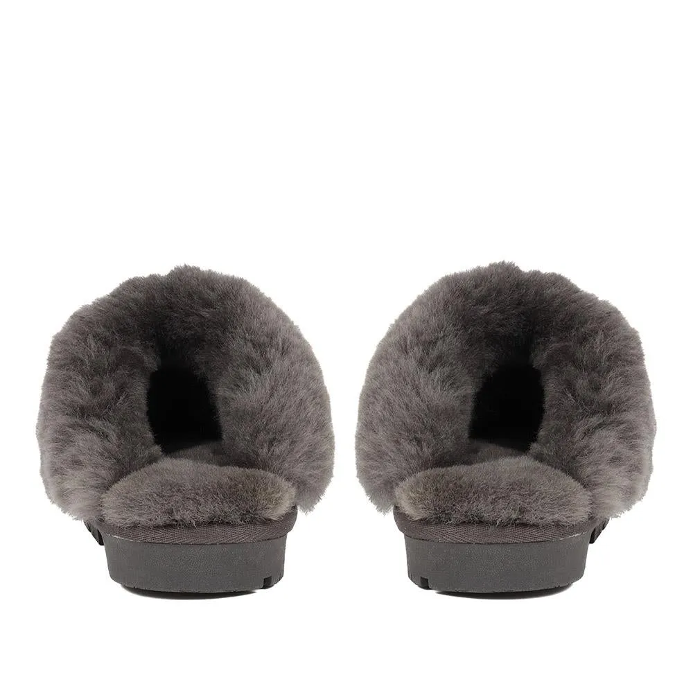 Sheepskin-Lined Slippers - DUO38001 / 324 670